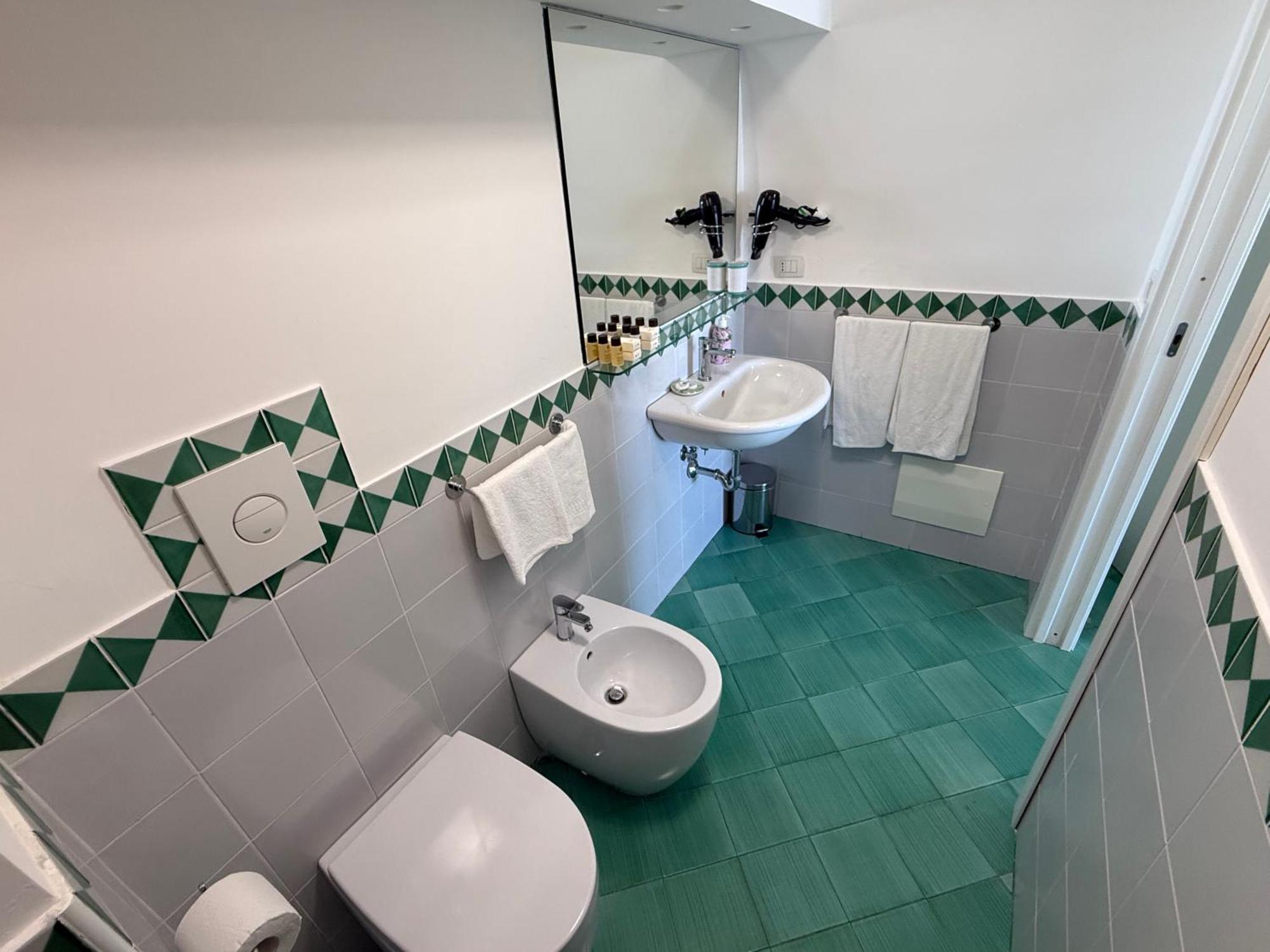 Вілла Casa Gabriella - Amalfi Coast - Free Parking - Full Sea View В'єтрі Екстер'єр фото