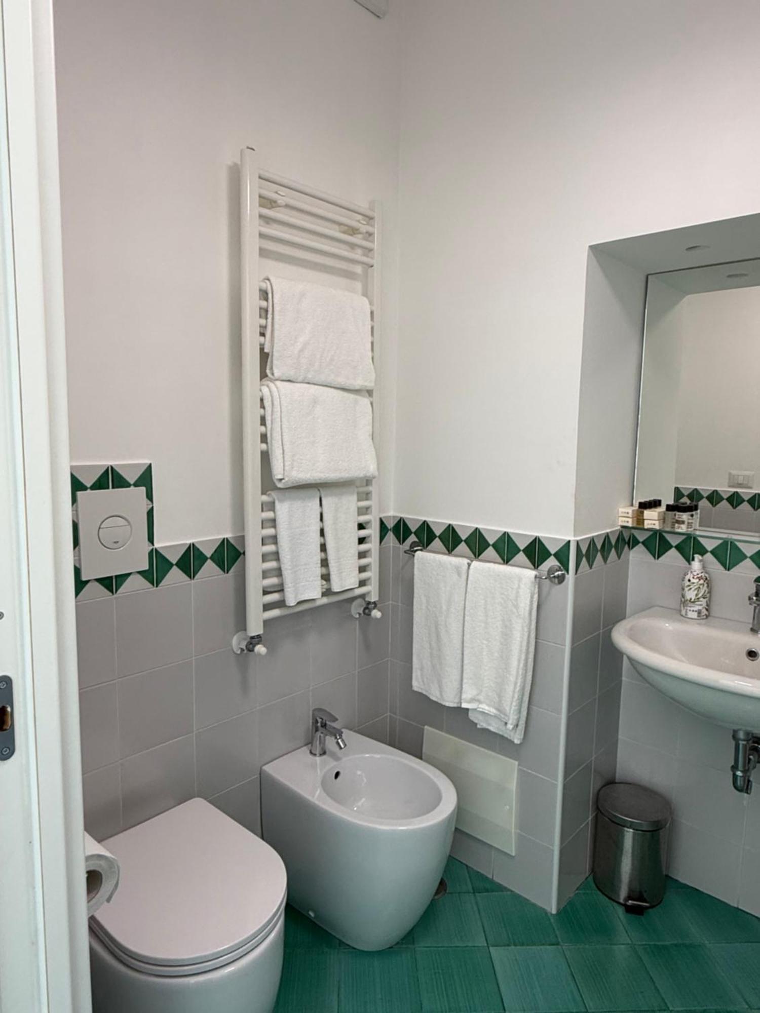 Вілла Casa Gabriella - Amalfi Coast - Free Parking - Full Sea View В'єтрі Екстер'єр фото